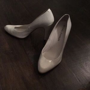 Michael Shannon white pumps
